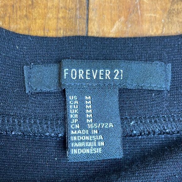 Forever 21 Black Cottony Stretchy Skater mini skirt medium - Picture 2 of 5